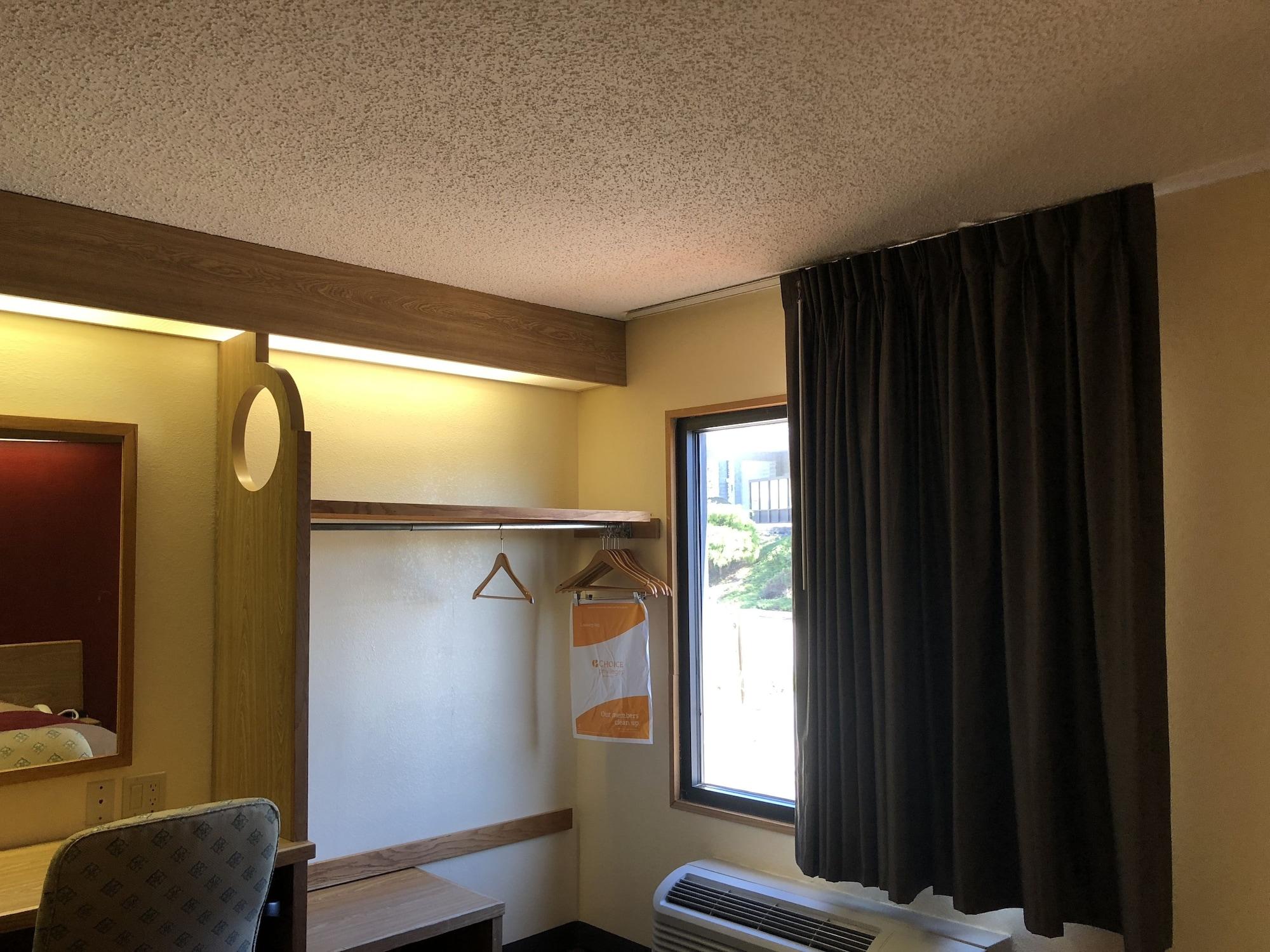 Econo Lodge London Exteriör bild