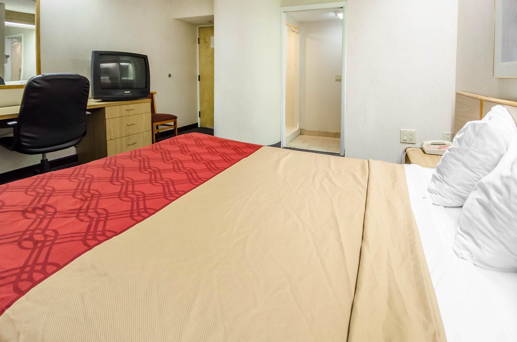 Econo Lodge London Exteriör bild