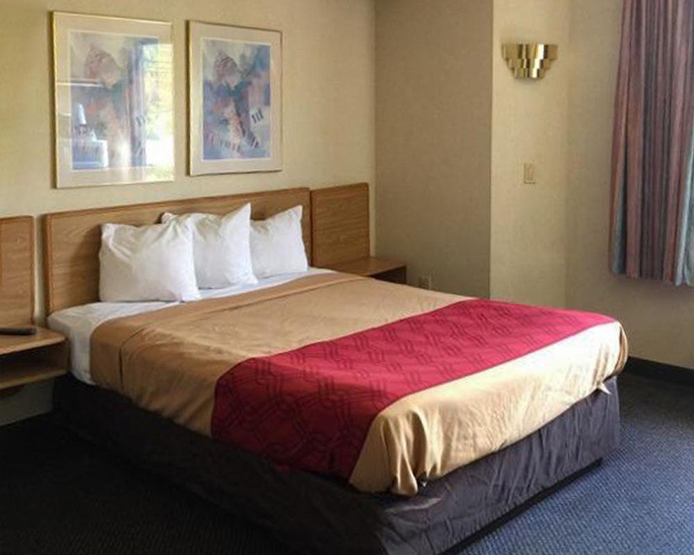 Econo Lodge London Exteriör bild